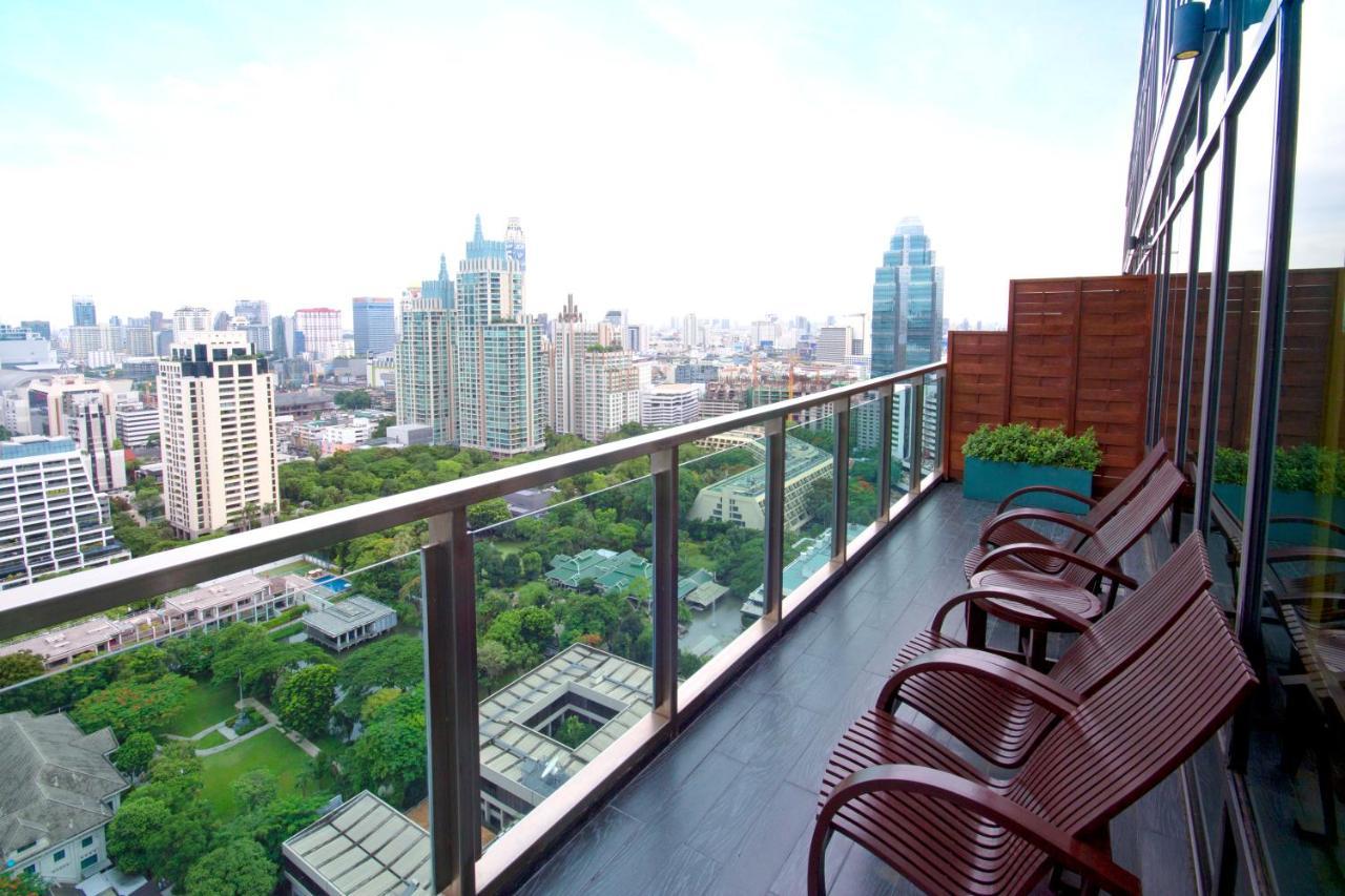 Sivatel Bangkok Hotel Ngoại thất bức ảnh A balcony in Bangkok, Thailand