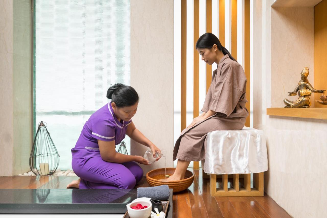 Sivatel Bangkok Hotel Ngoại thất bức ảnh Thai foot massage