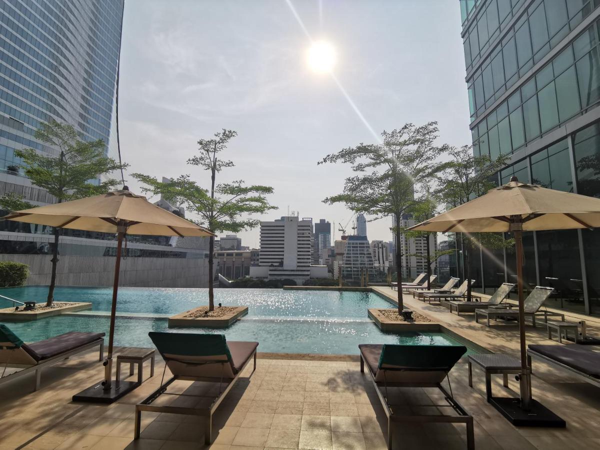 Sivatel Bangkok Hotel Ngoại thất bức ảnh The pool at the hotel